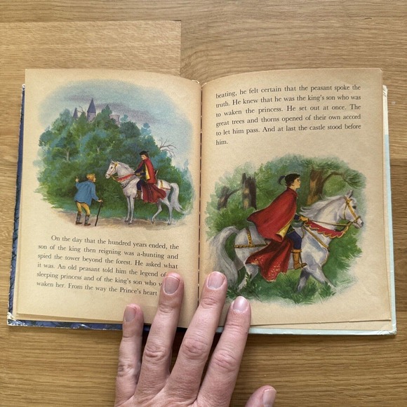 Vintage Sleeping Beauty A Rand McNally Elf Book Storybook Picture Book 1959 - Picture 5 of 8